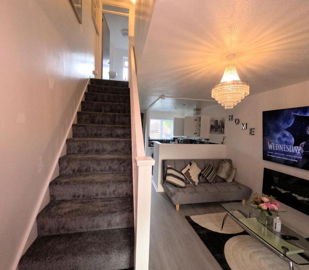Milton Keynes Luxury Short Stay House With Wifi And Free Parking Wolverton (Buckinghamshire) Exterior foto