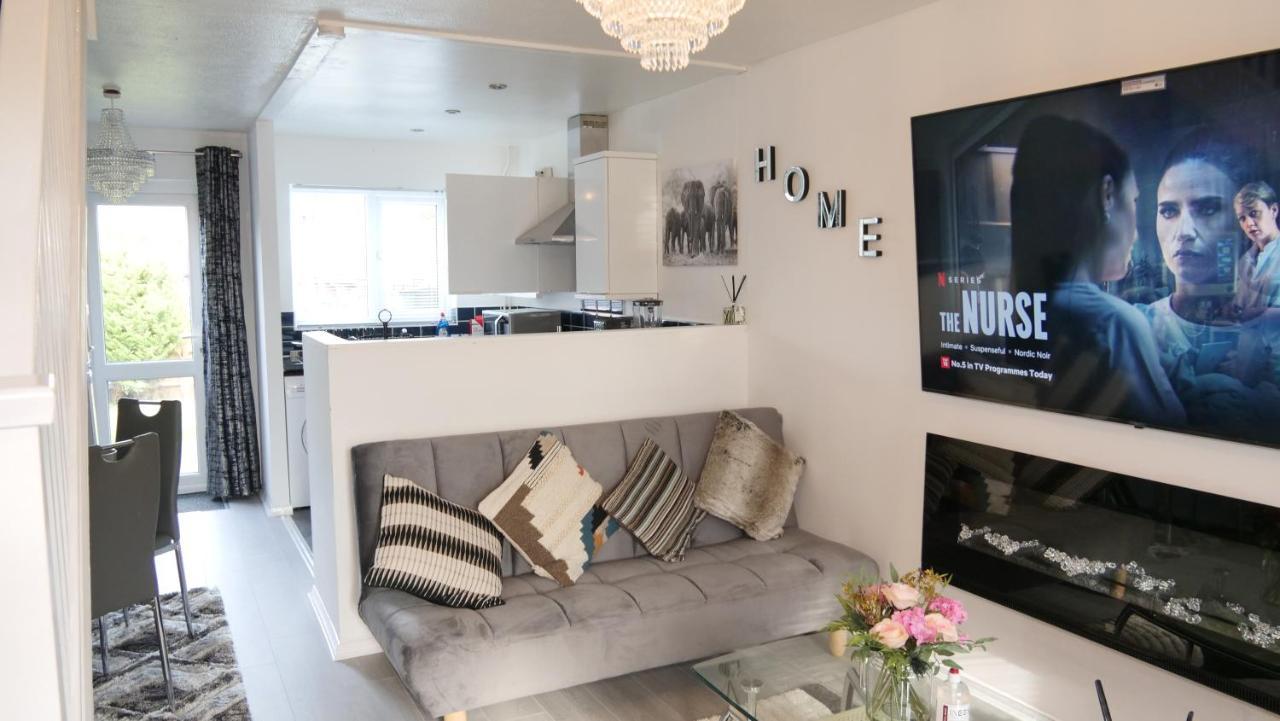 Milton Keynes Luxury Short Stay House With Wifi And Free Parking Wolverton (Buckinghamshire) Exterior foto